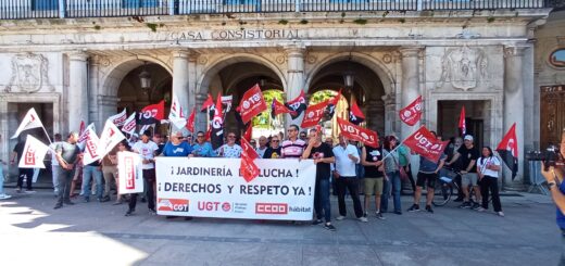 concentración ante el Ayuntamiento de Burgos